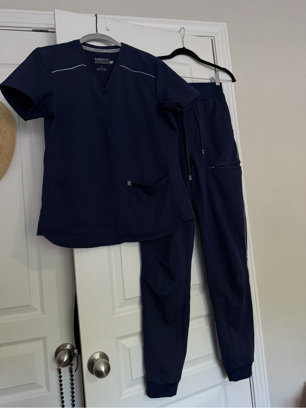 Fabletics Navy scrub set, white detailing top size S, bottoms size S/Tall
